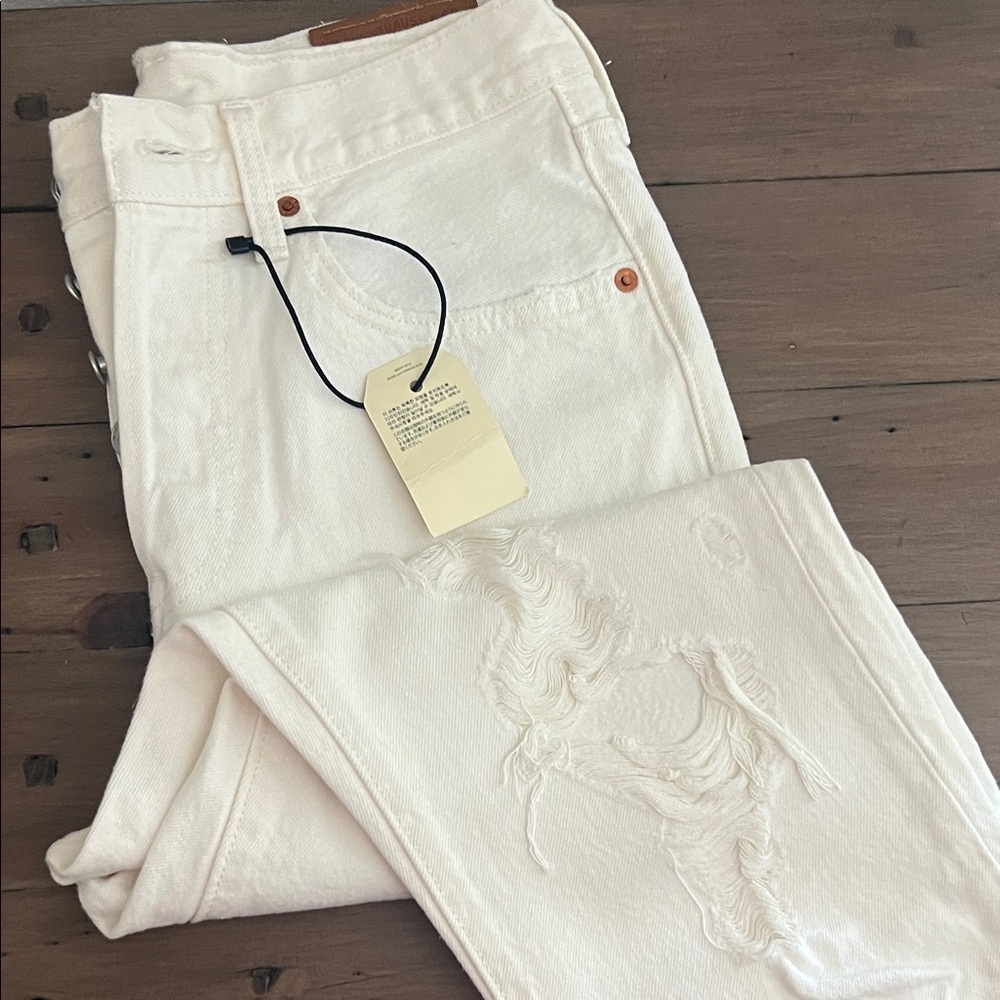 Levi's Women's Cream Straight Leg Jeans
